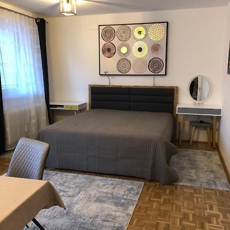 Apartment Hugo บาด ไคลน์เคิร์ชไฮม์ ภายนอก รูปภาพ