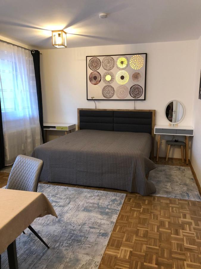 Apartment Hugo บาด ไคลน์เคิร์ชไฮม์ ภายนอก รูปภาพ